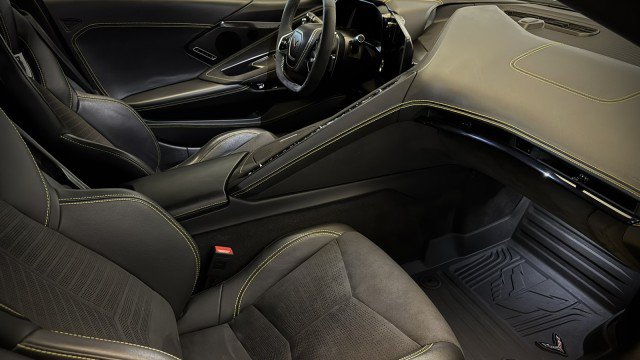 Used 2024 Chevrolet Corvette Stingray Premium Cpe w/ Z51 Performance Package RWD image 14