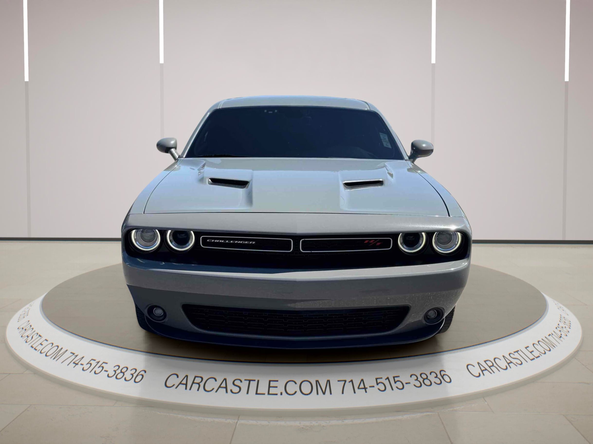 Used 2018 Dodge Challenger R/T RWD image 8