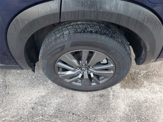 Used 2024 Nissan Pathfinder SV image 7