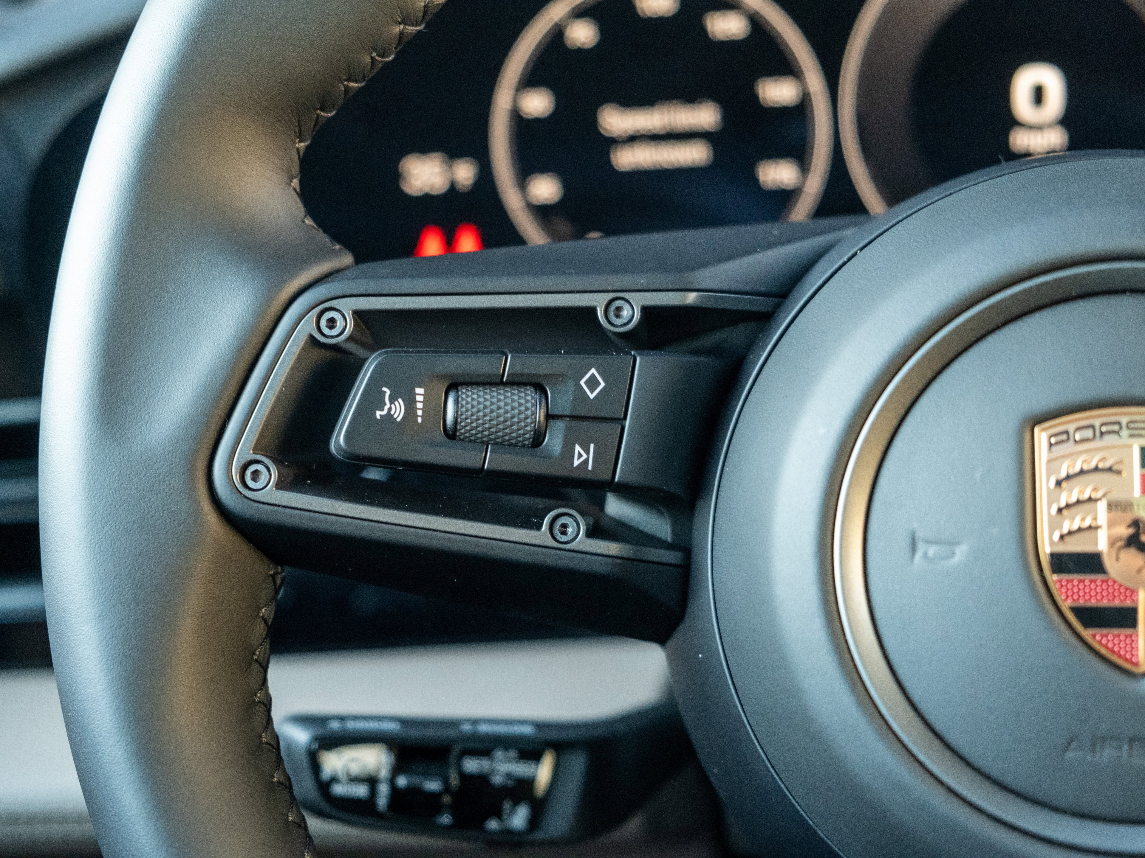 Used 2025 Porsche Taycan 4S image 27