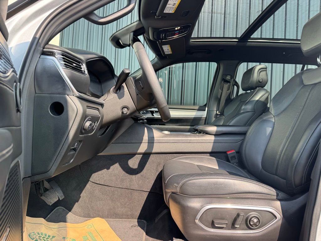 Used 2024 Jeep Wagoneer Series II image 9