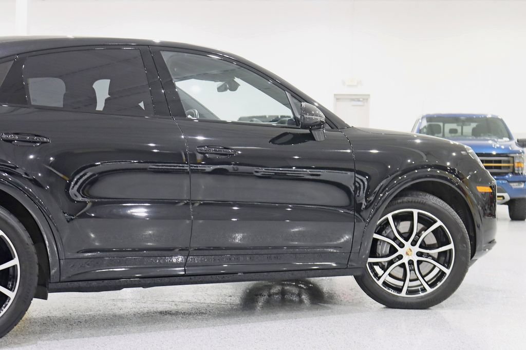 Used 2024 Porsche Cayenne Coupe AWD/4WD image 11
