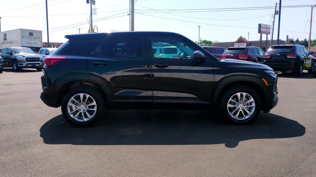 Used 2025 Chevrolet TrailBlazer LS w/ LS Convenience Package image 9