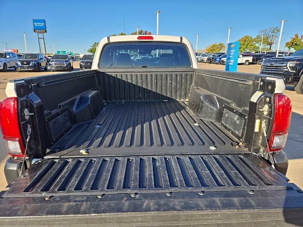 Used 2018 Toyota Tacoma SR image 38