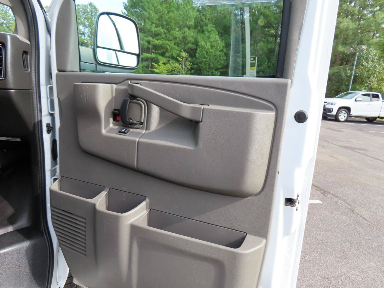 Used 2020 Chevrolet Express 3500 w/ Driver Convenience Package RWD image 19