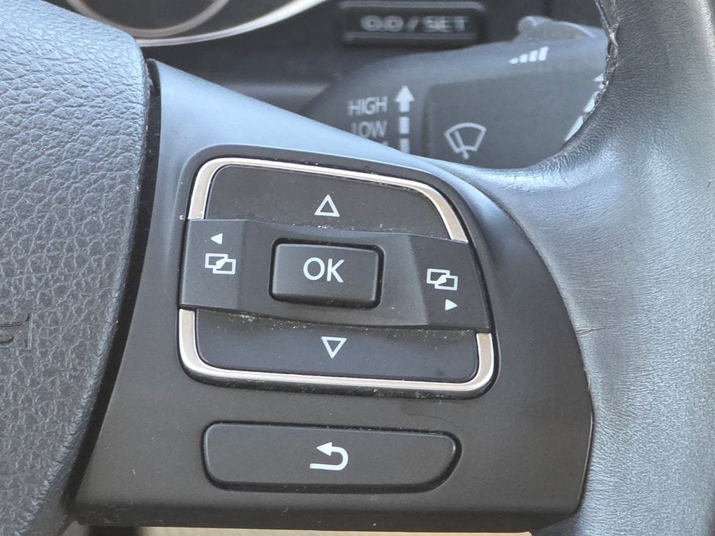 Used 2017 Volkswagen Tiguan S FWD image 16