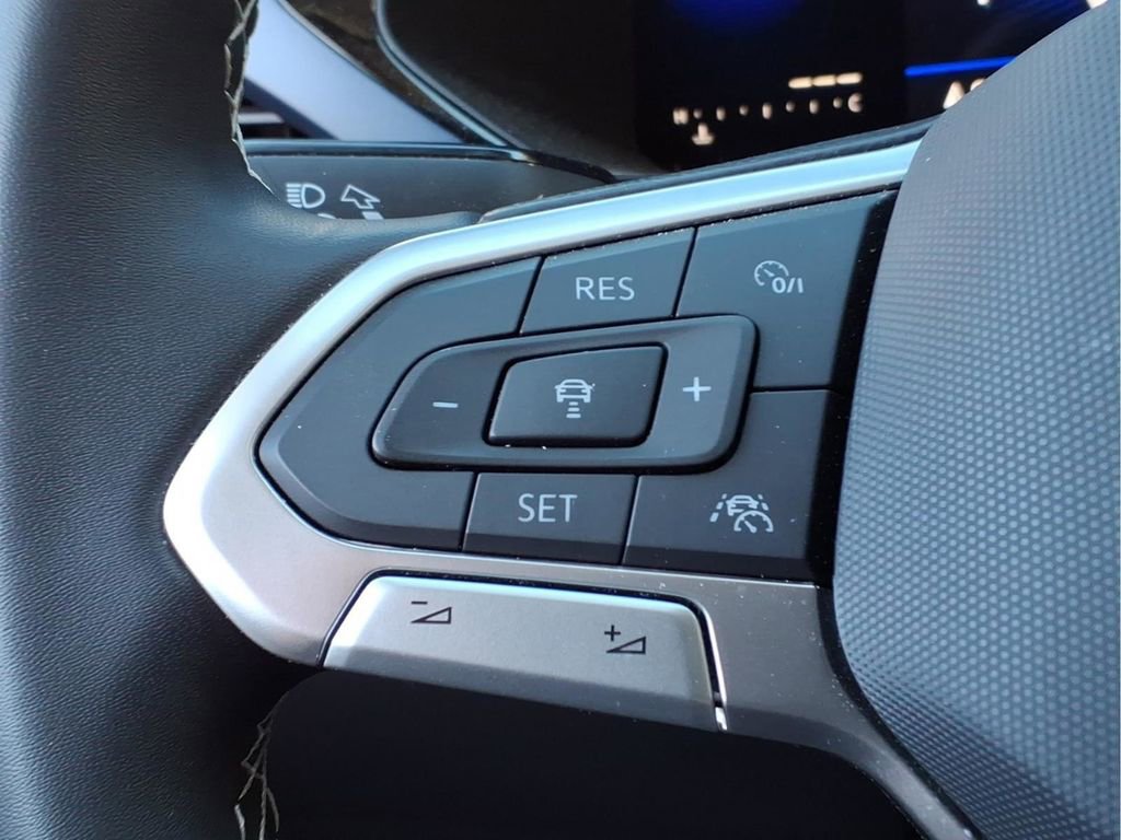 Used 2023 Volkswagen Taos SE image 28