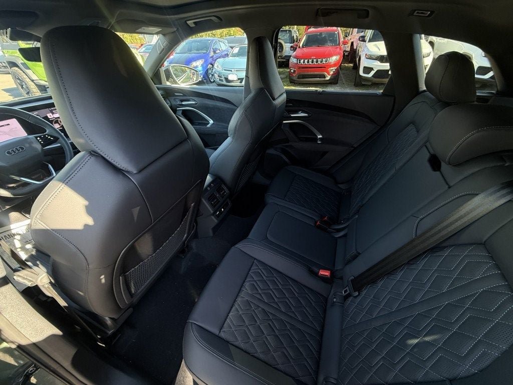 Used 2026 Audi SQ5 Premium Plus AWD/4WD image 27