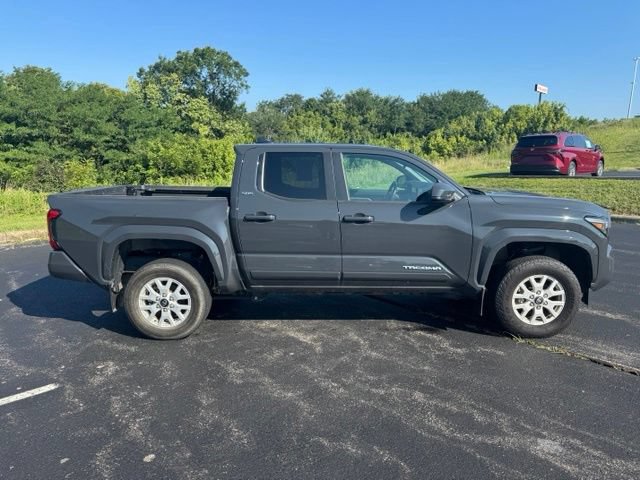 Used 2024 Toyota Tacoma SR5 AWD/4WD image 2