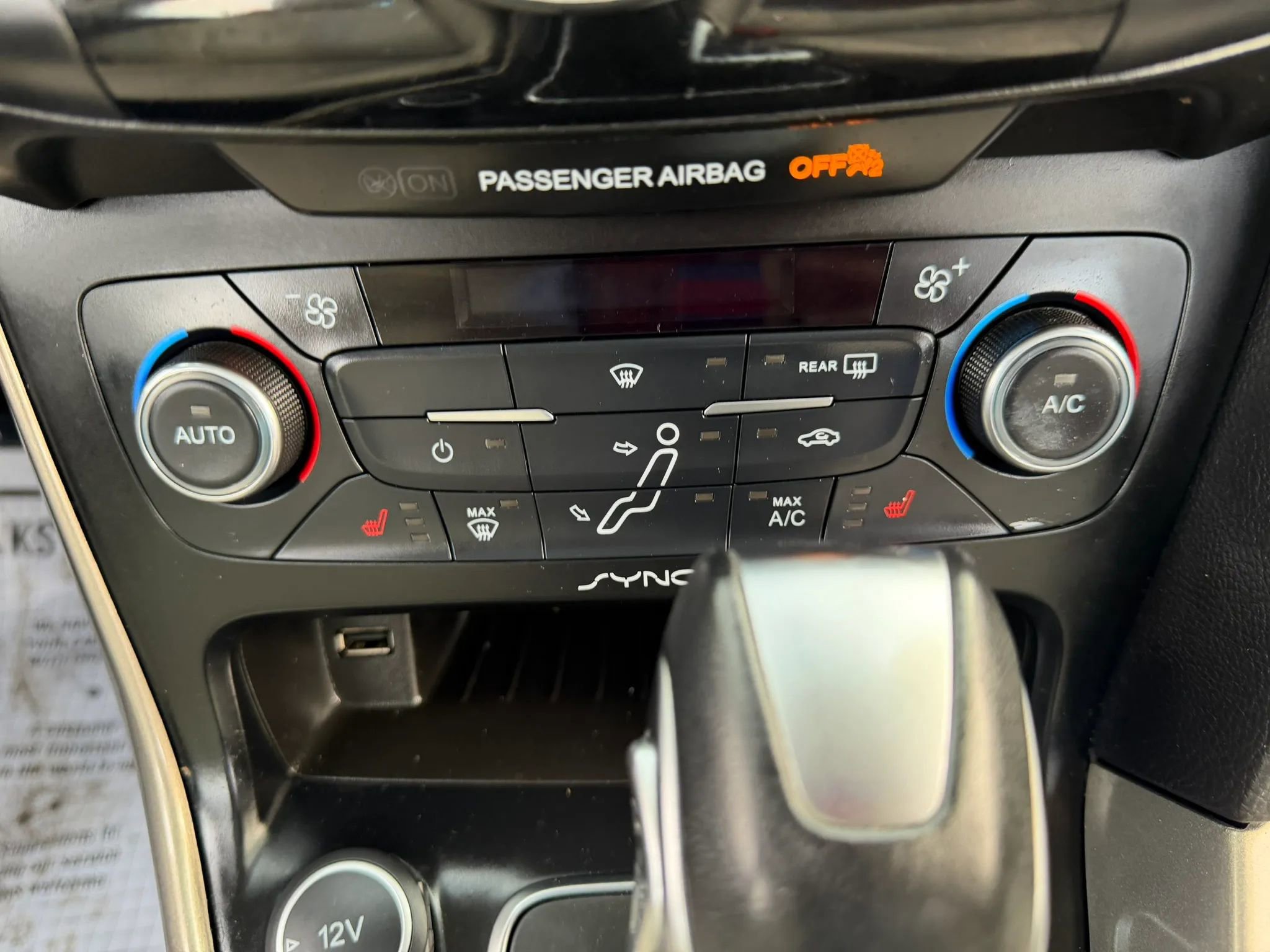 Used 2015 Ford Focus Titanium w/ Titanium Cold Weather Package image 25