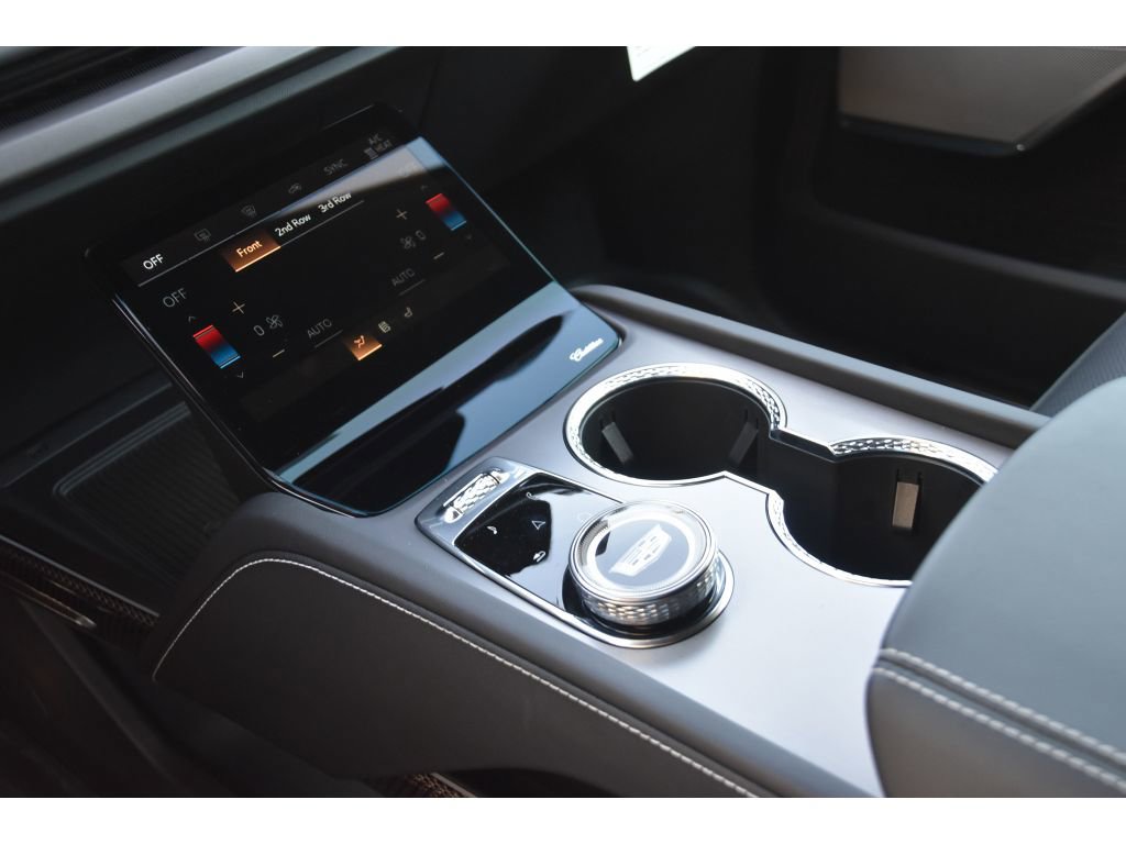 New 2026 Cadillac Vistiq Sport w/ LPO, Floor Liner Package image 34