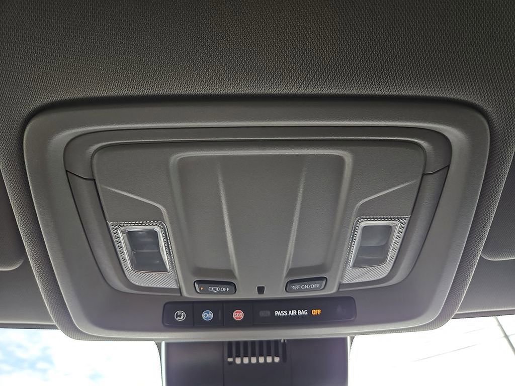 Used 2024 Chevrolet Silverado 1500 RST w/ Z71 Off-Road Package image 28