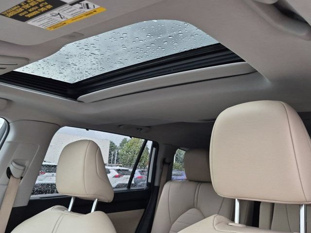 Certified 2024 Toyota Highlander XLE AWD/4WD image 10