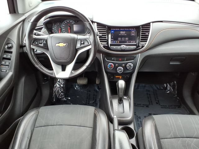 Used 2020 Chevrolet Trax LT w/ Driver Confidence Package AWD/4WD image 14
