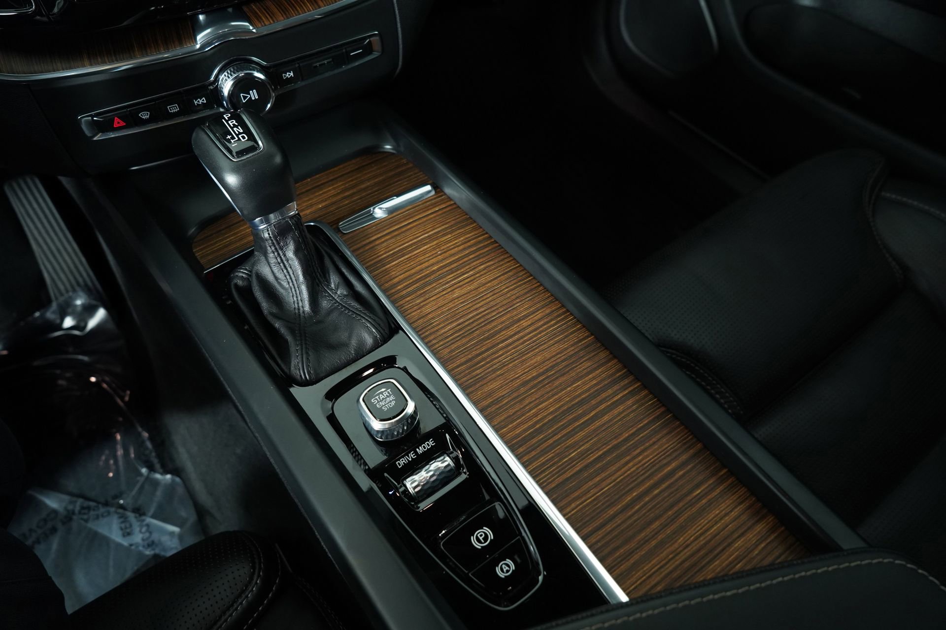 Used 2020 Volvo XC60 T6 Inscription w/ Protection Package Premier image 33