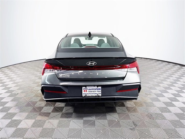 New 2025 Hyundai Elantra SEL image 6