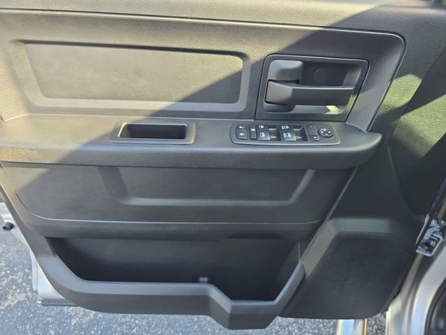 Used 2017 RAM 1500 Express RWD image 15
