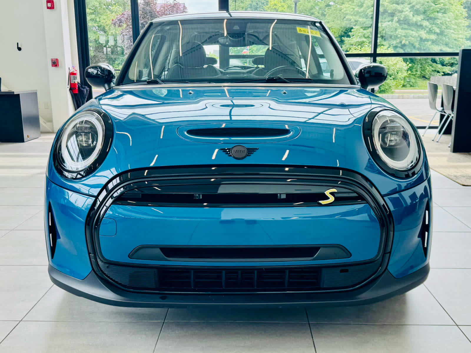 Used 2024 MINI Cooper SE FWD image 3