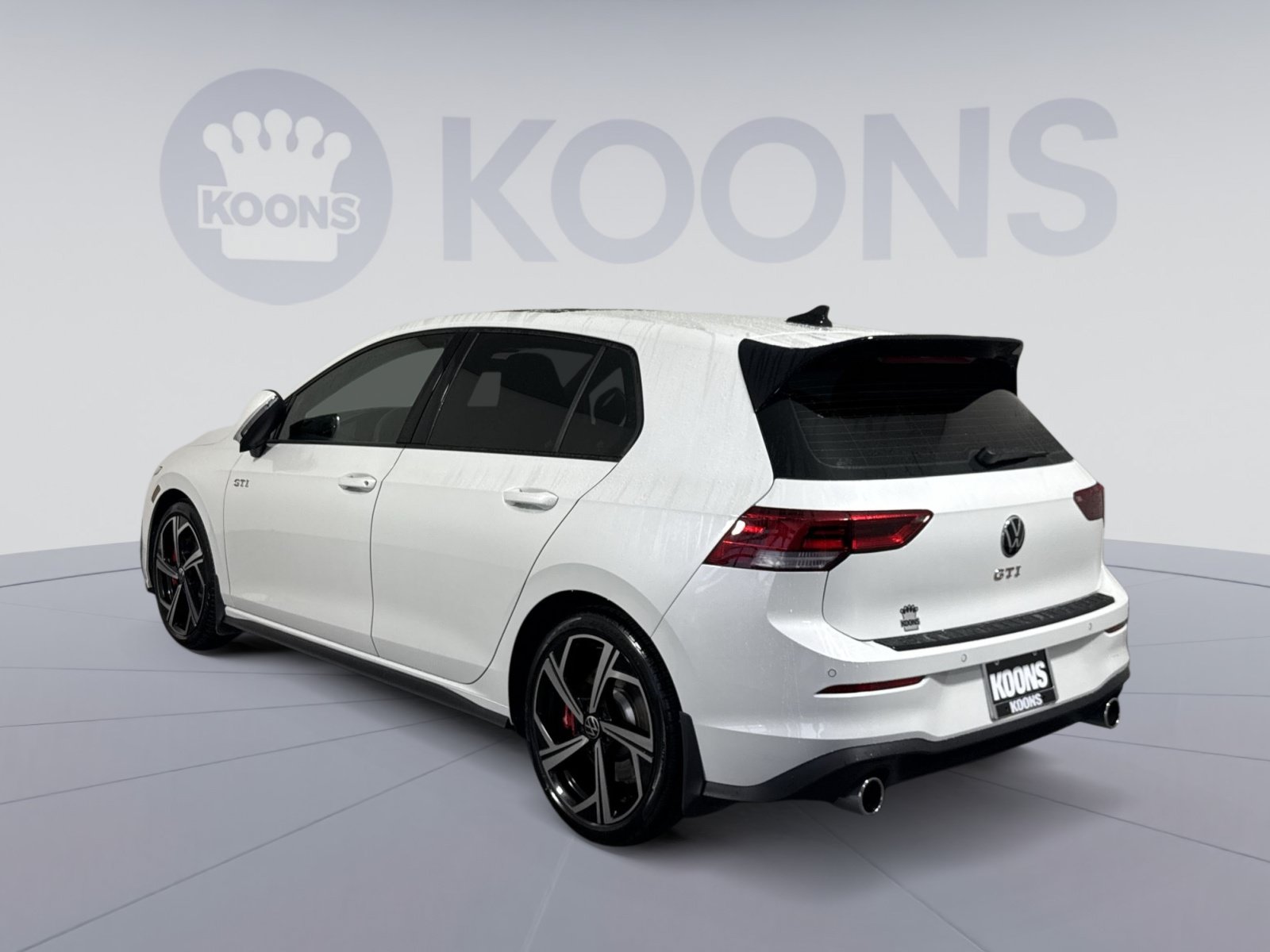 Used 2025 Volkswagen GTI SE FWD image 4