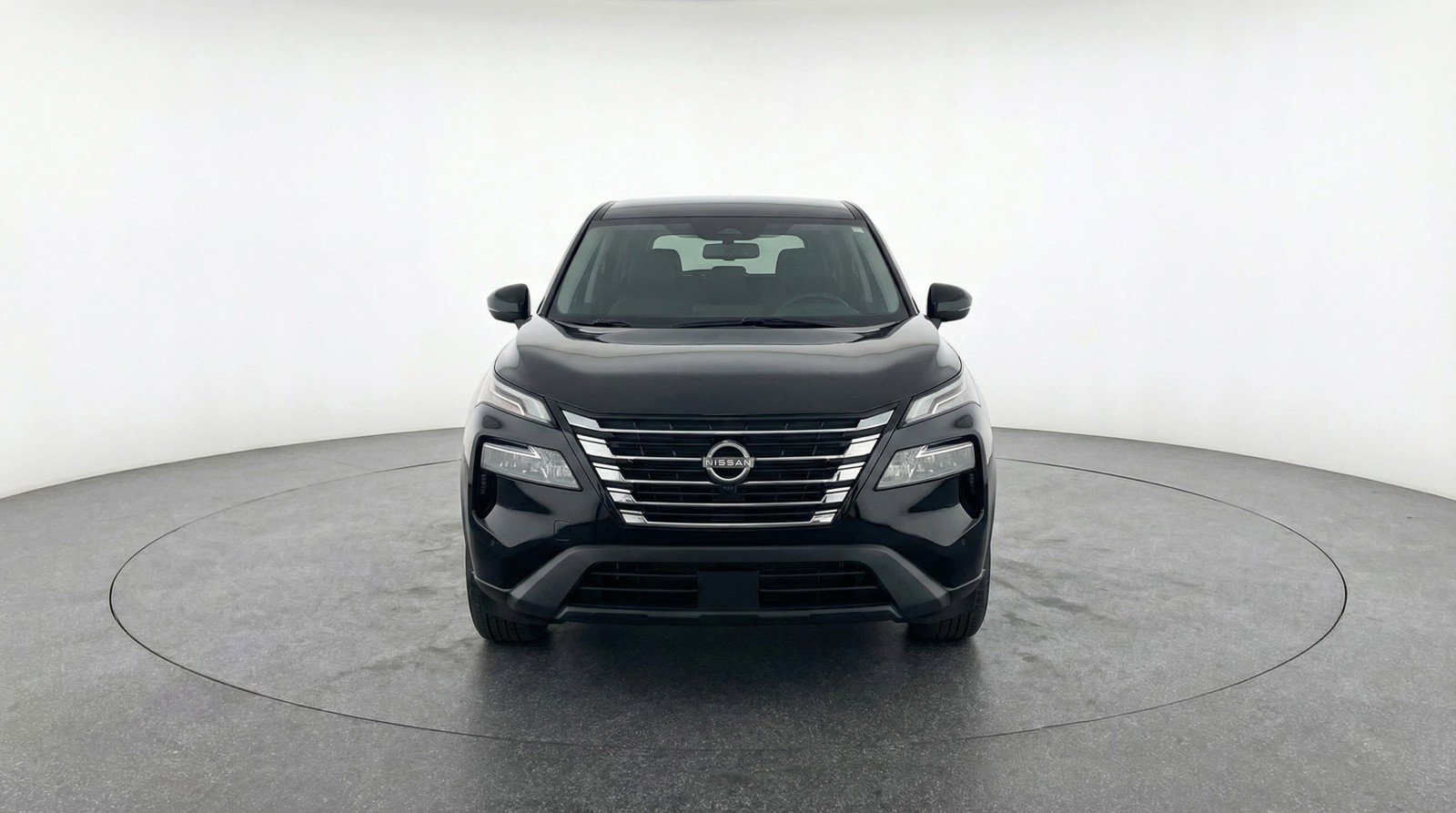 Used 2025 Nissan Rogue SV image 2