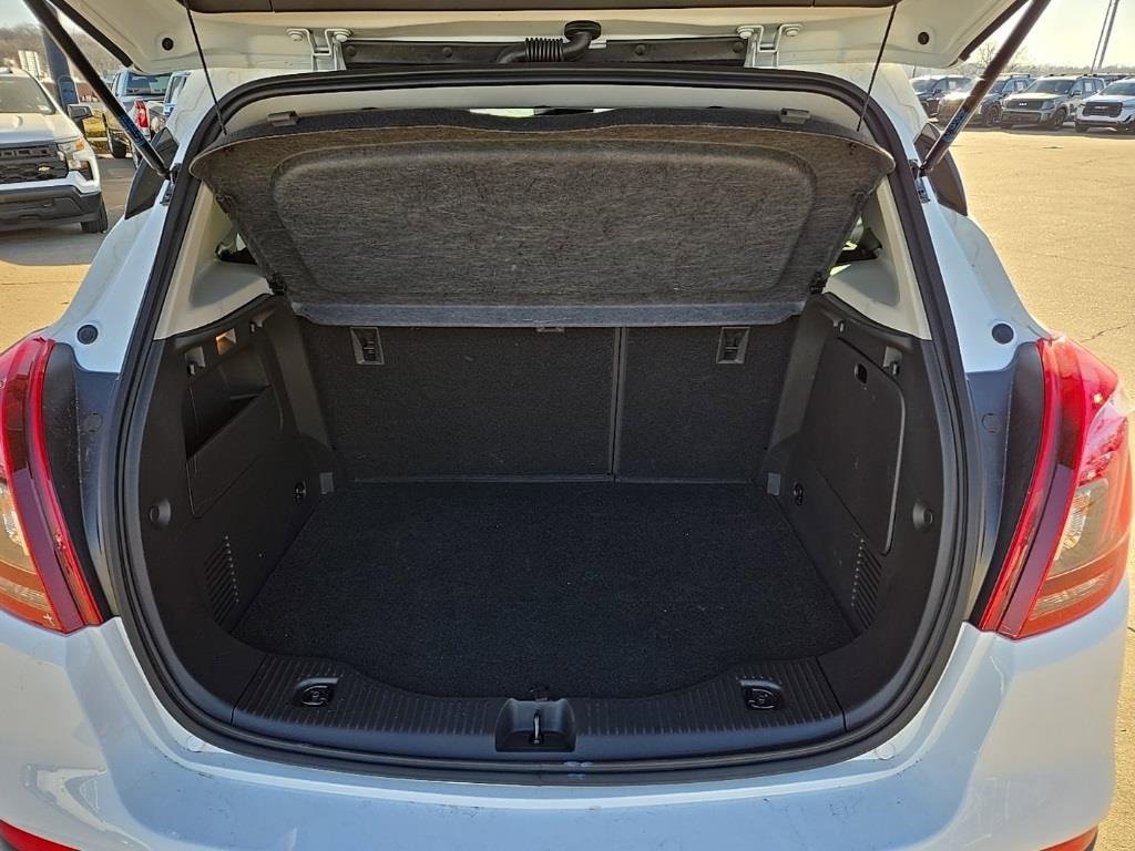 Used 2022 Buick Encore Preferred w/ Safety Package II image 38