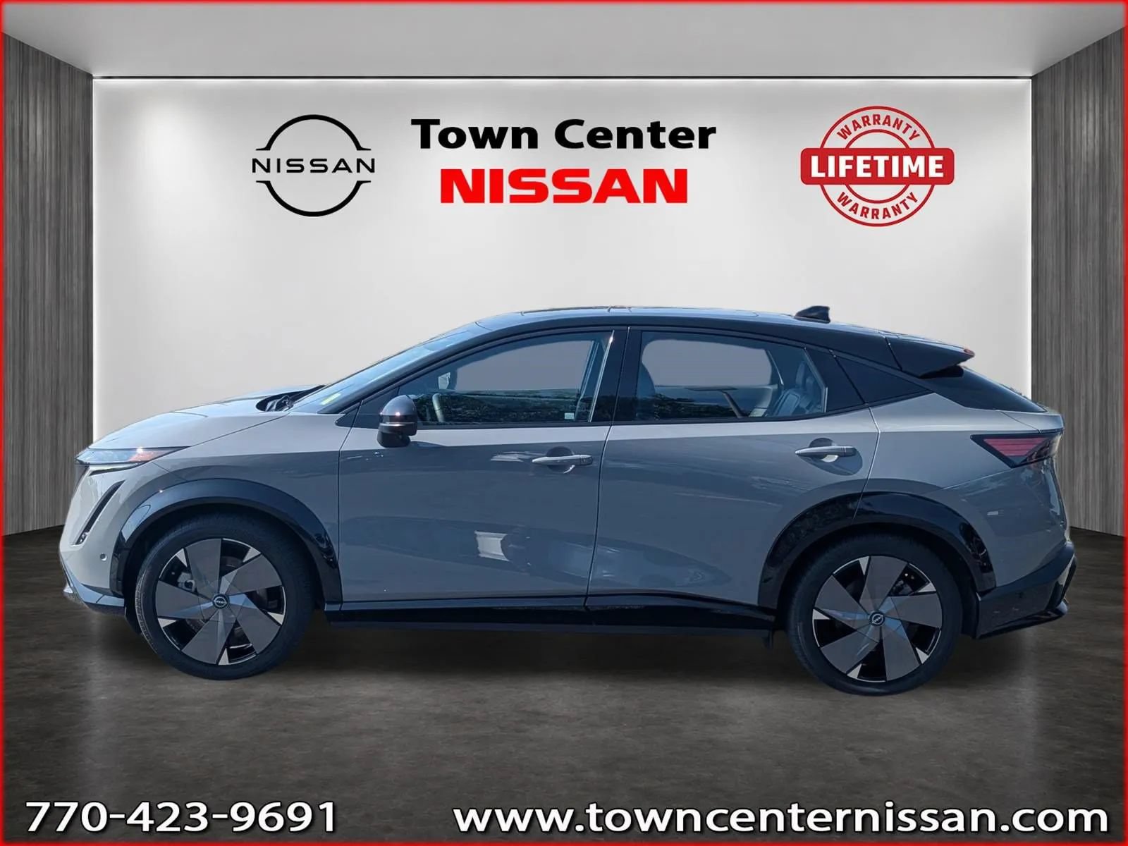 Used 2023 Nissan Ariya AWD/4WD image 4