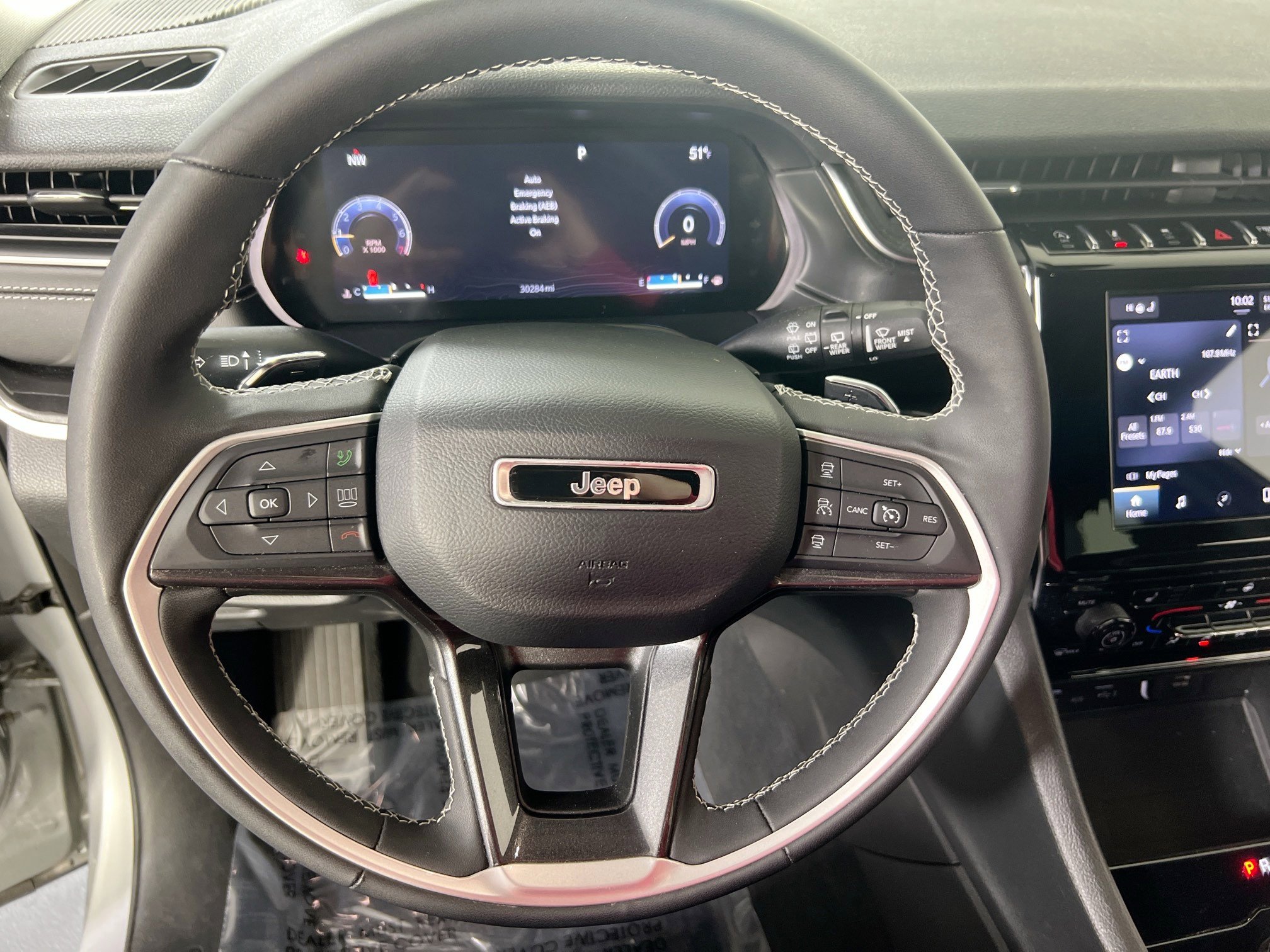 Used 2023 Jeep Grand Cherokee L Laredo AWD/4WD image 10