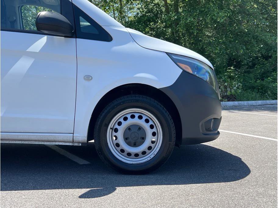 Used 2017 Mercedes-Benz Metris image 2