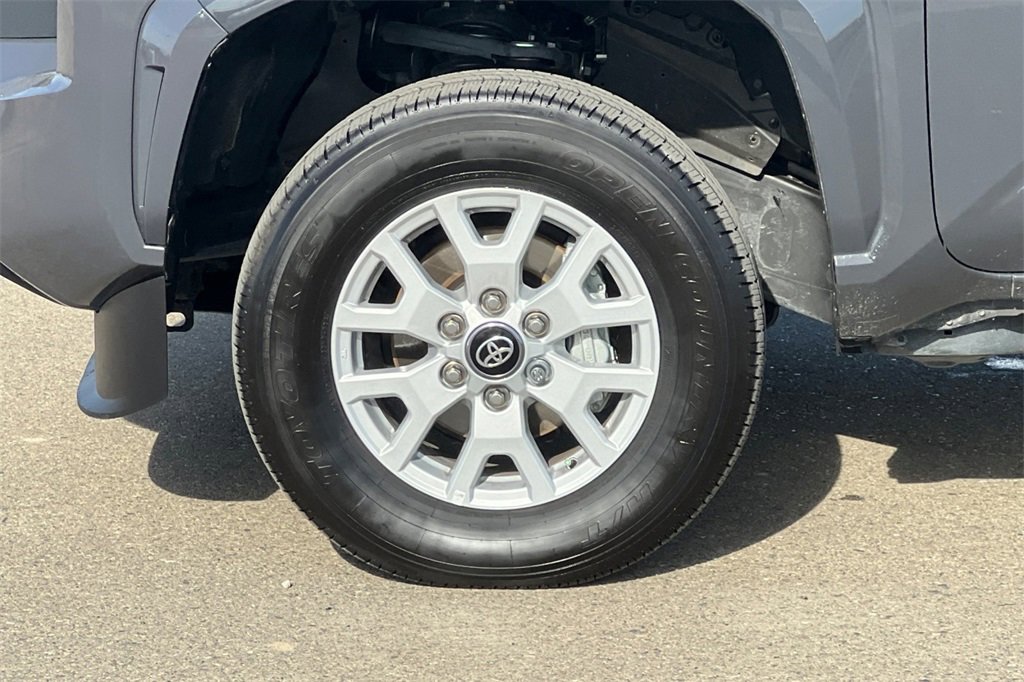 Certified 2025 Toyota Tacoma SR5 image 28