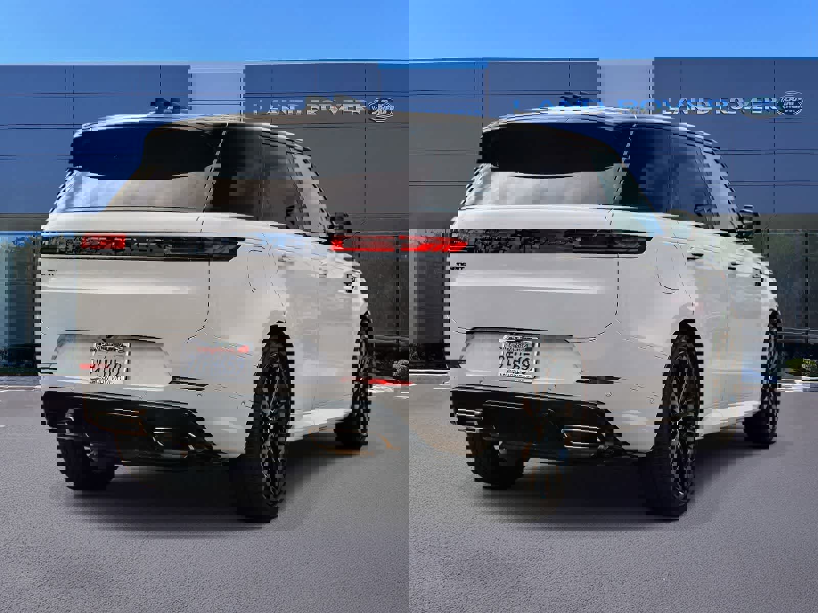 Used 2024 Land Rover Range Rover Sport Dynamic SE image 4