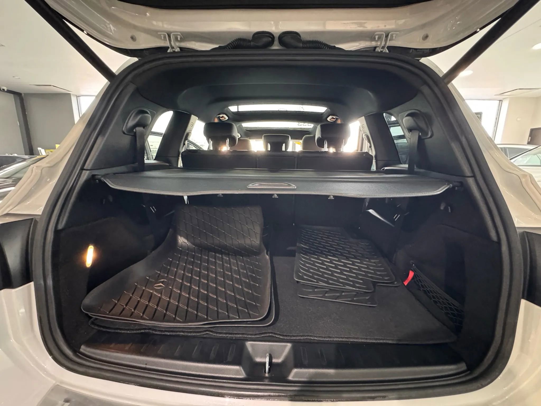 Used 2021 Mercedes-Benz GLB 35 AMG 4MATIC image 40