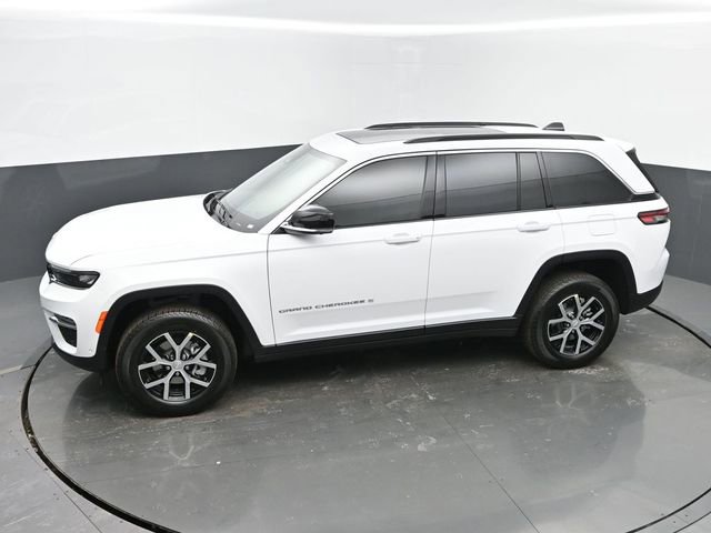 New 2025 Jeep Grand Cherokee Limited w/ Luxury Tech Group II image 39