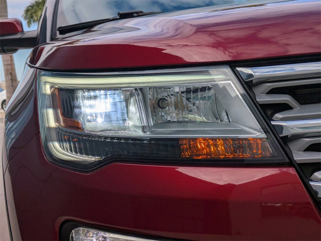 Used 2019 Ford Explorer Limited w/ Ford Safe & Smart Package image 10