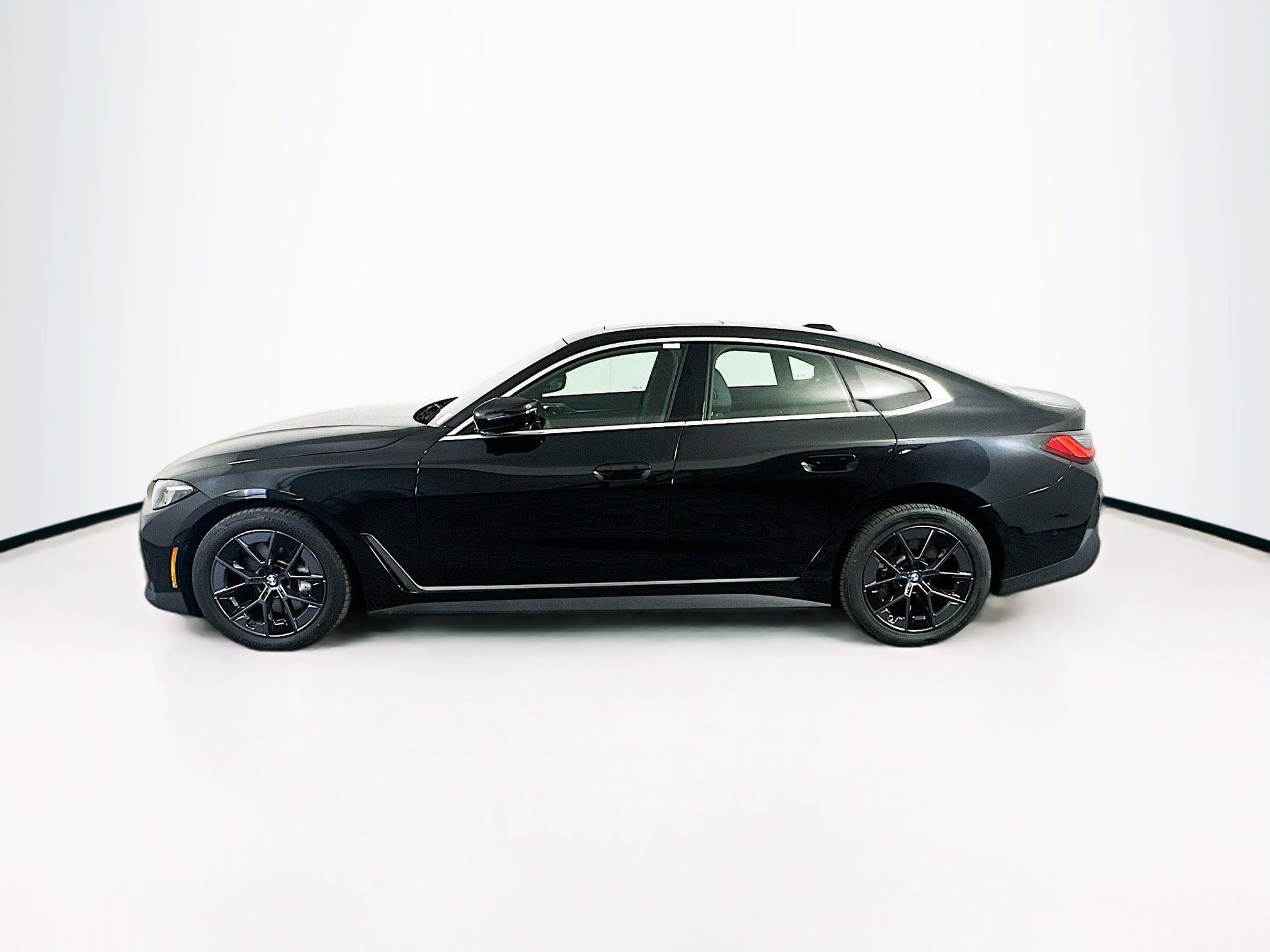 Used 2025 BMW i4 eDrive40 image 4