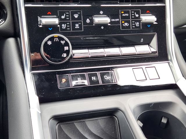 Used 2025 Nissan Armada Platinum Reserve RWD image 19