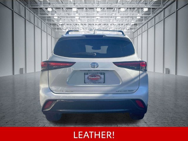 Used 2022 Toyota Highlander Limited AWD/4WD image 9