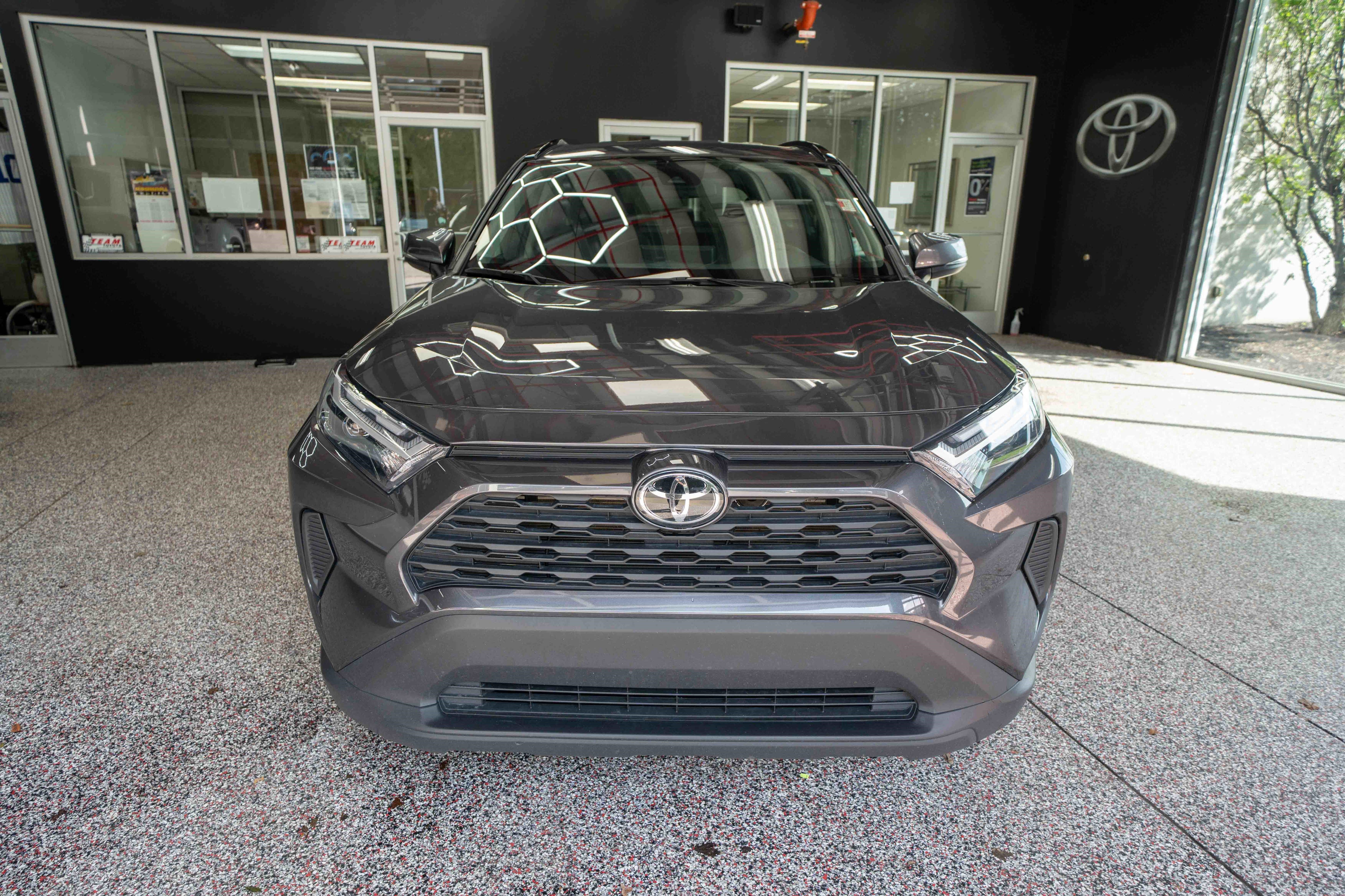 Used 2025 Toyota RAV4 XLE AWD/4WD image 6