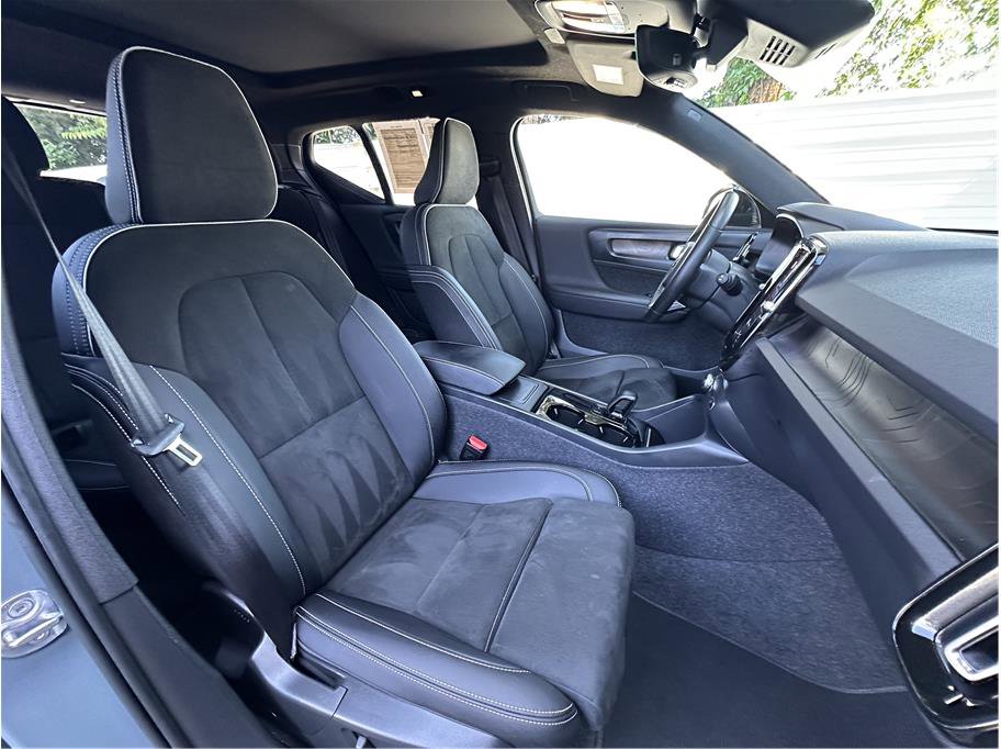 Used 2023 Volvo XC40 Recharge Plus AWD/4WD image 15