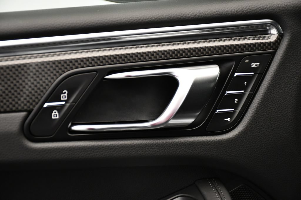 Certified 2026 Porsche Macan Turbo AWD/4WD image 36