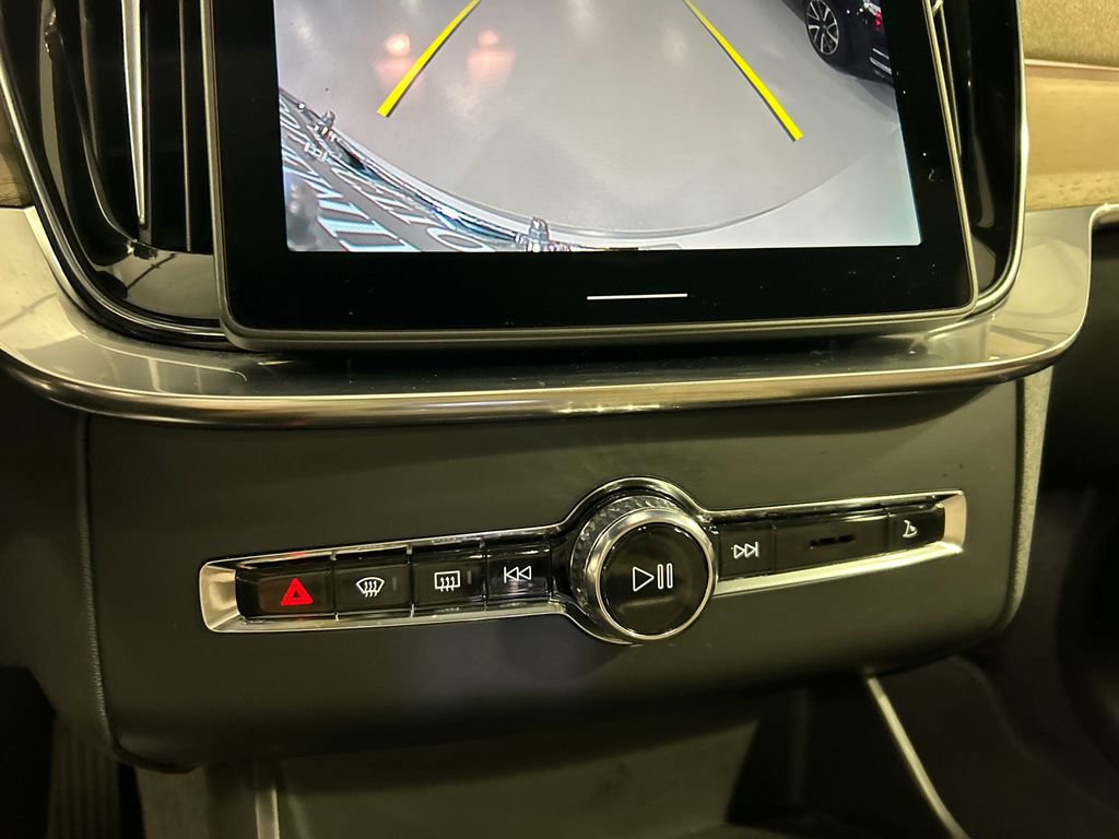 Used 2026 Volvo XC90 B6 Core w/ Protection Package image 18