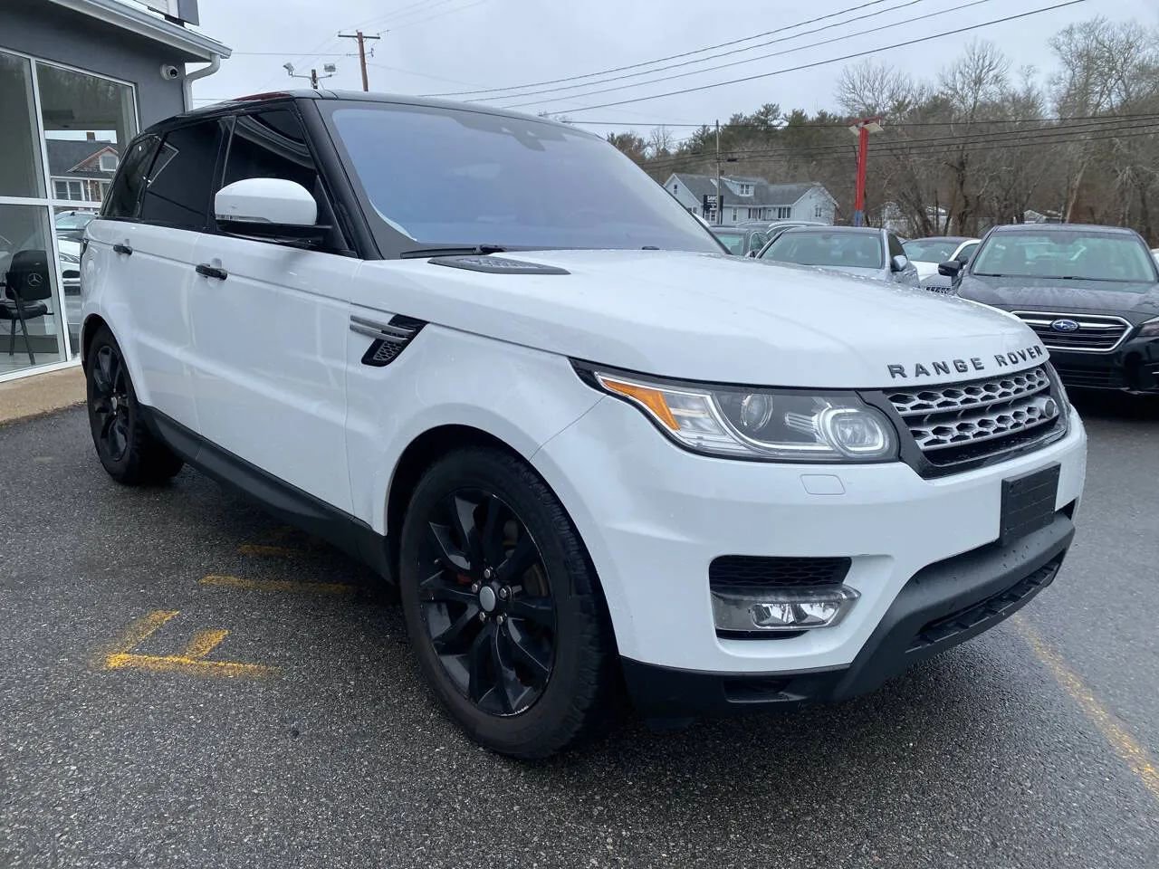 Used 2017 Land Rover Range Rover Sport HSE AWD/4WD image 3