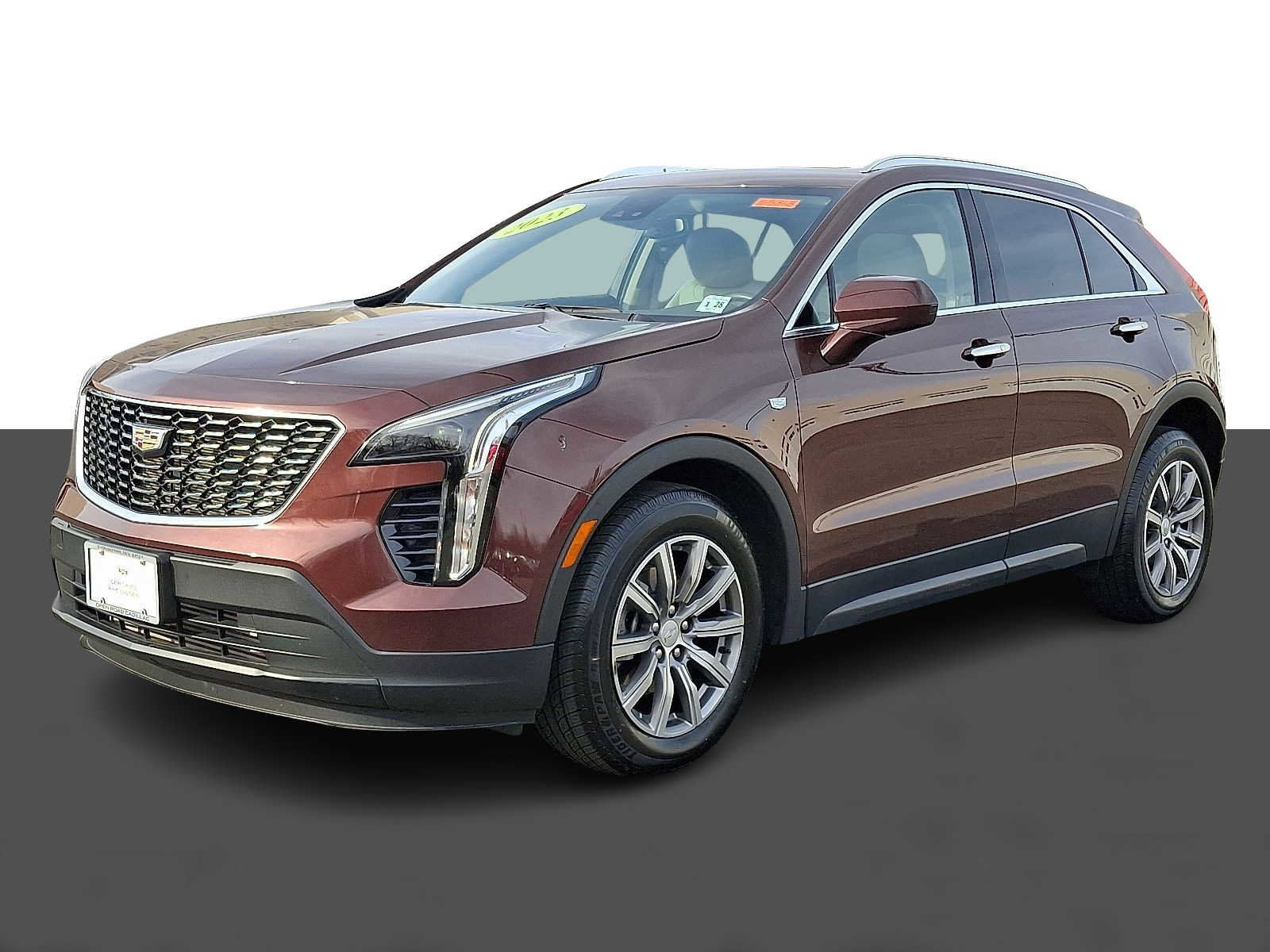 Used 2023 Cadillac XT4 Luxury w/ Cold Weather Package image 3
