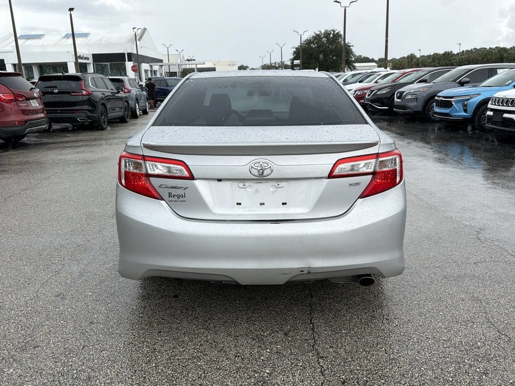 Used 2014 Toyota Camry SE FWD image 5