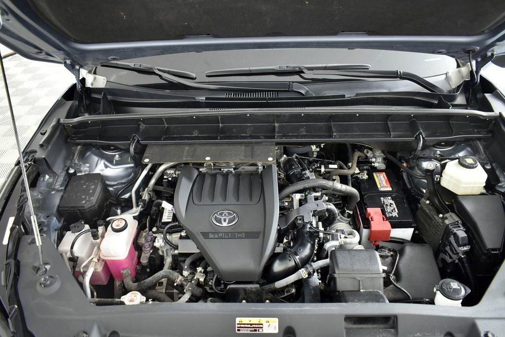 Used 2023 Toyota Highlander LE image 42