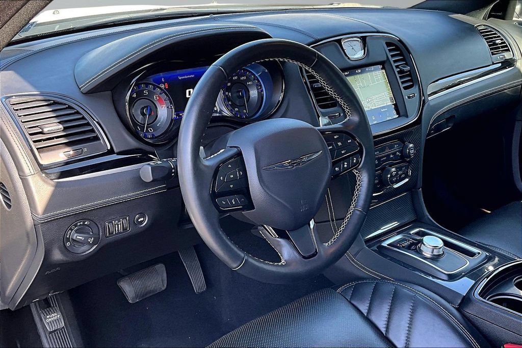 Used 2023 Chrysler 300 C RWD image 4