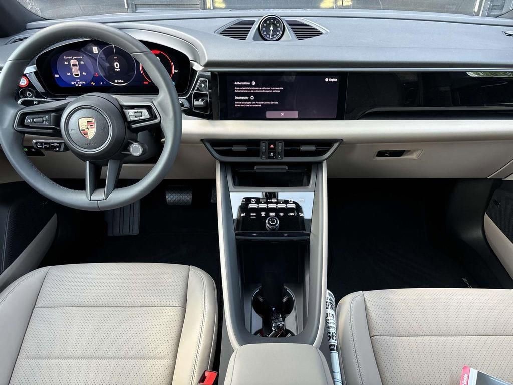 Used 2025 Porsche Macan Electric image 18