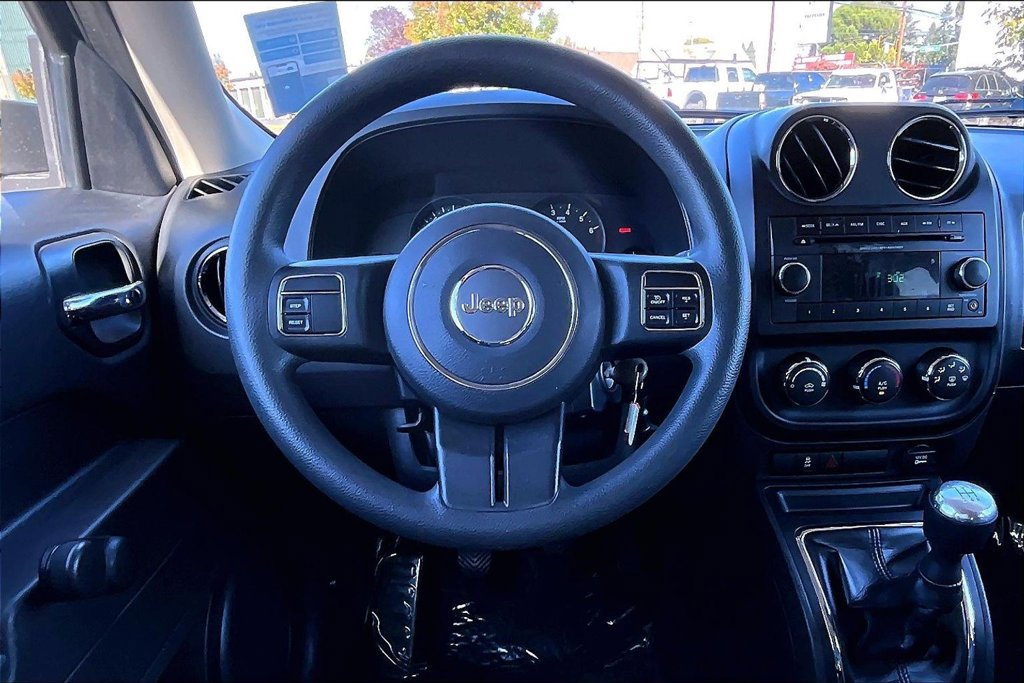 Used 2012 Jeep Patriot Sport FWD image 7