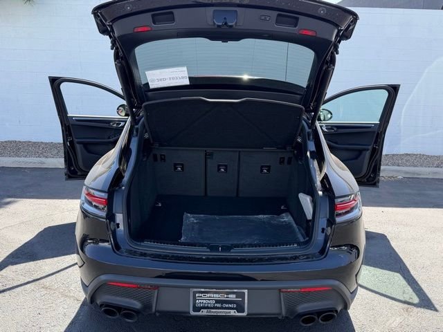 Used 2025 Porsche Macan AWD/4WD image 25