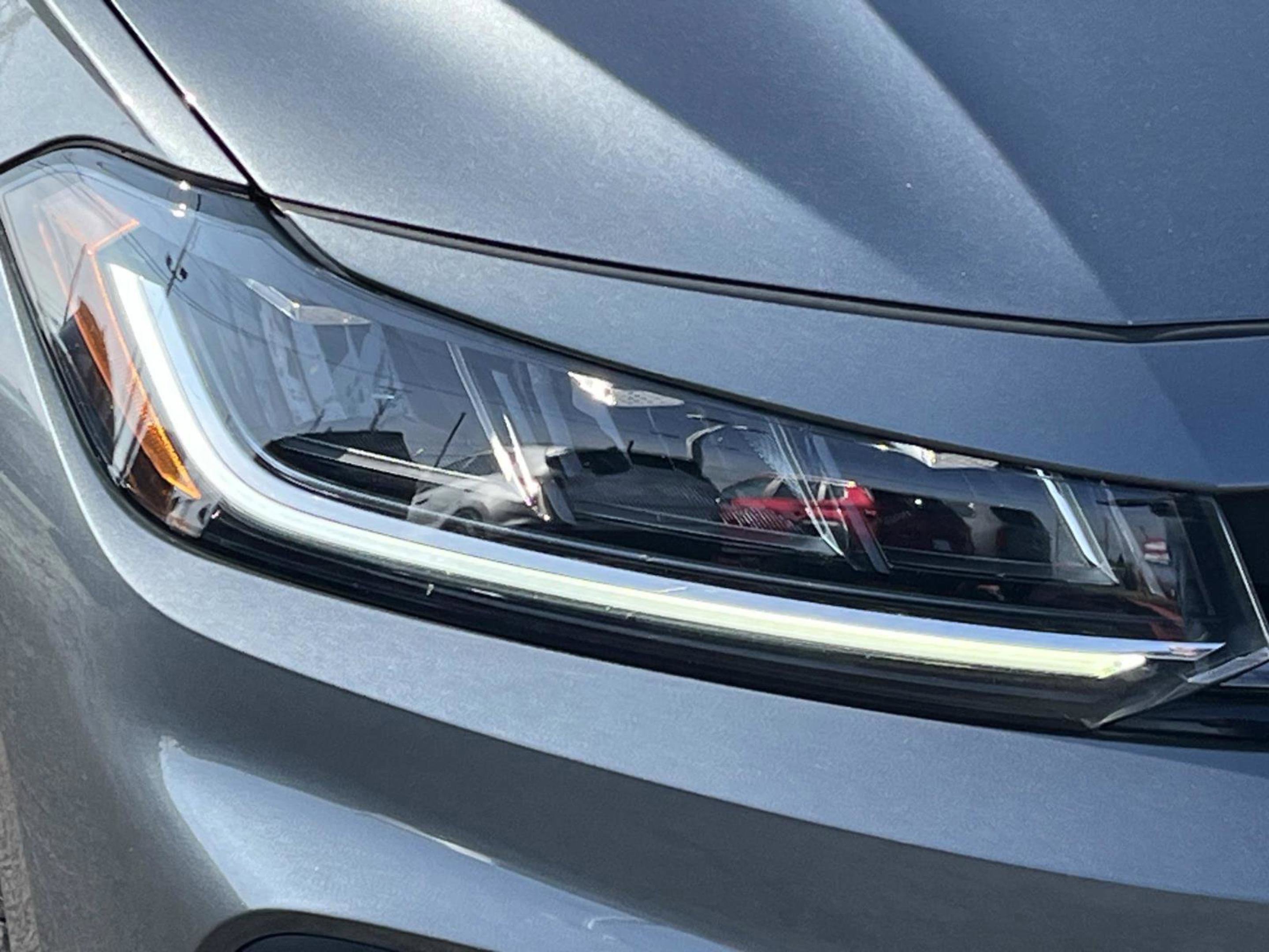 Used 2025 Volkswagen Jetta SE image 8