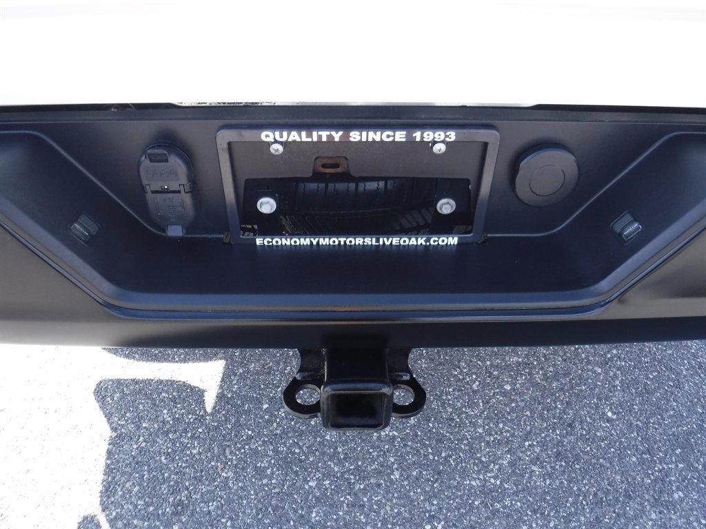 Used 2023 Chevrolet Silverado 2500 Custom w/ Custom Convenience Package image 8